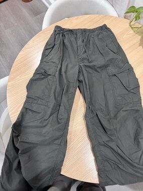 Aritzia Olive Green Cargo Pants with Drawstring Waist